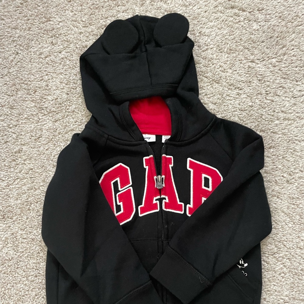 Gap sweater- boys size 3